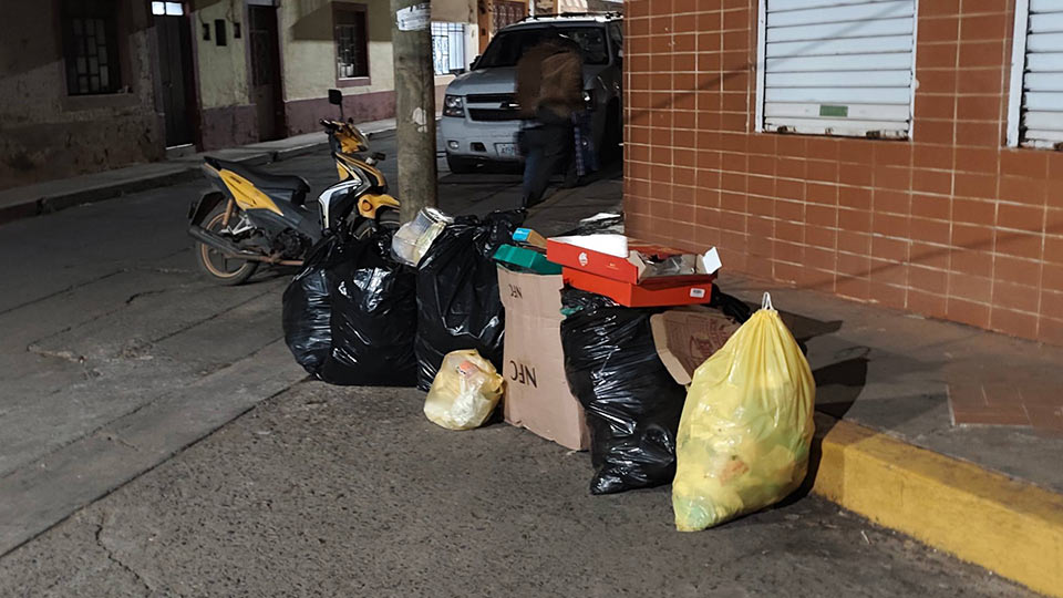Suciedad y basura en calles de Arandas generan malestar ciudadano